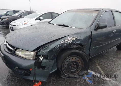 1998 Nissan Maxima Gle/Gxe/Se z USA, uszkodzony, nr VIN JN1CA21D0WT603080